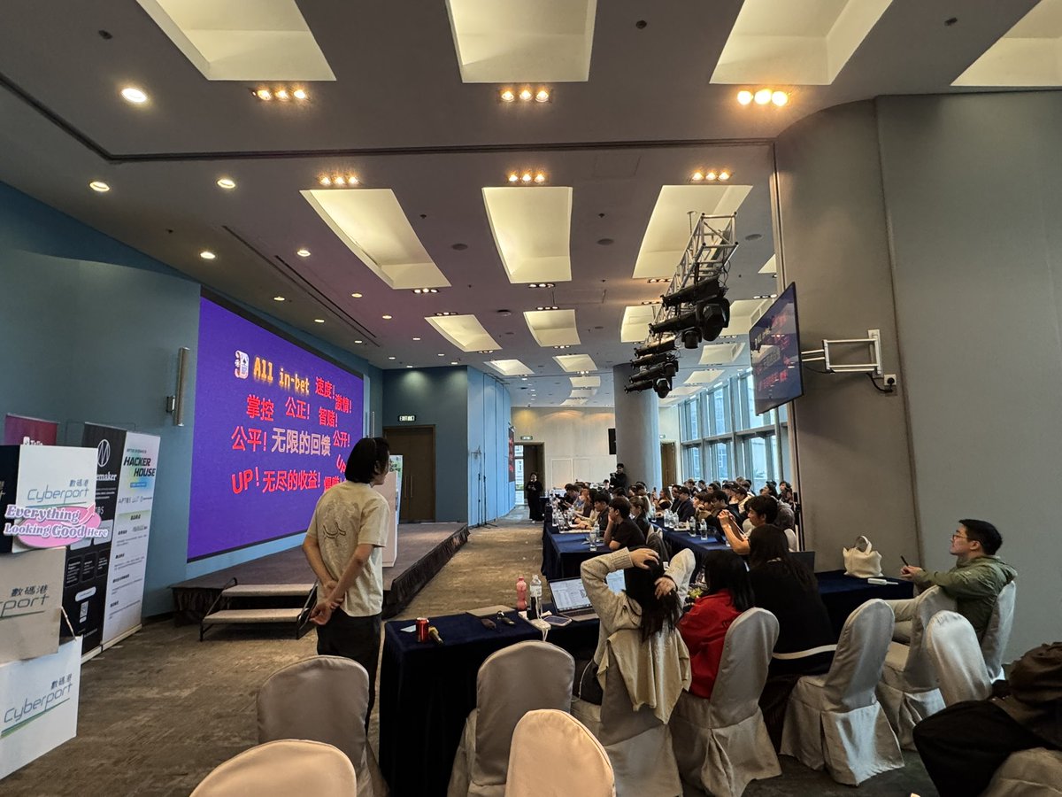 0xclover233's tweet photo. Spending 5 days with all builders in @Aptos #Evermove hacker house hosted by @aptos @cyberport_hk and @MovemakerCN .
Lots of brilliant builders and excellent ideas and projects. I believe they will build for the bright future of Aptos. ❤️ https://t.co/Z0vF7uuaXS