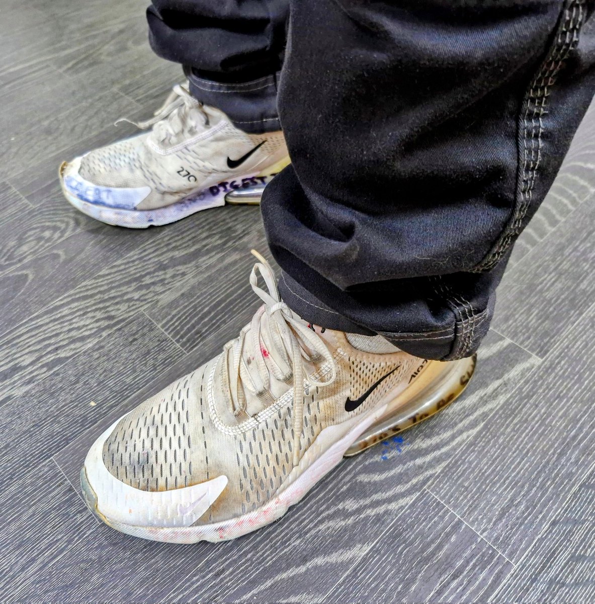 swallowmyairs's tweet photo. Next Nikes to destroy?! #nikeair #am270 #destroyednikes #trainers #sneakers https://t.co/pxE4T7DUrE