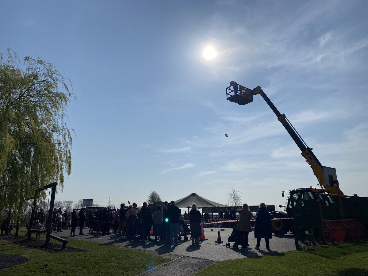 Mark Elliott tweet media