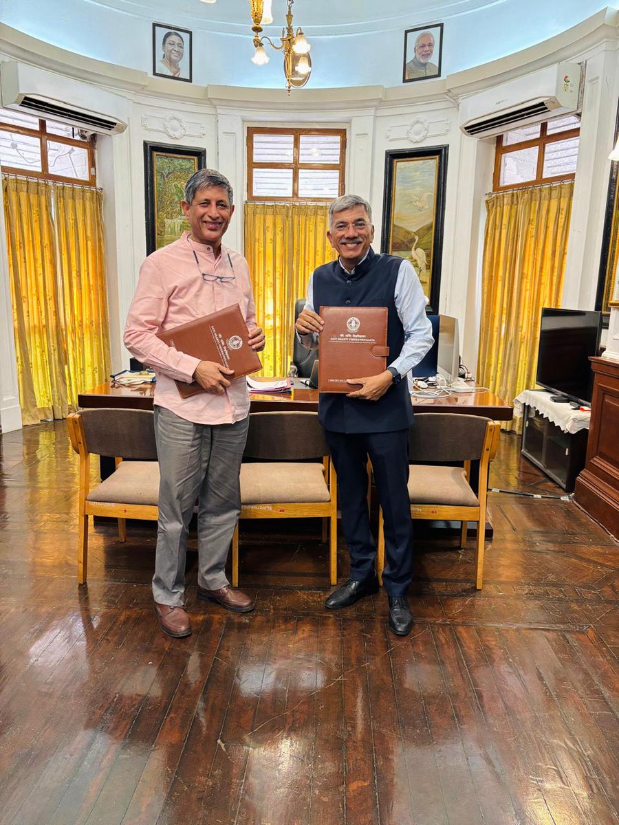 <a href="/UMTC_INDIA/">Urban Mass Transit Company Limited (UMTC)</a> and <a href="/gsv_vadodara/">GATI SHAKTI VISHWAVIDYALAYA</a> have signed a Memorandum of Understanding to formalize their commitment to promoting growth &amp; advancement in research, teaching, &amp; training activities related to the transportation, infrastructure &amp; logistics sectors

#Gujarat #UMTC #Gatishakti #MoU