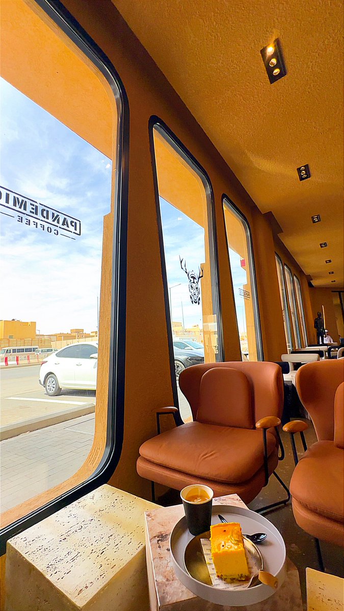 RASMY32's tweet image. طاب صباحكم يا اصدقاء ❤️
قهوتي اليوم كانت هنا 😍
بانديمك كافيه
@pandemiccoffee - حي لبن