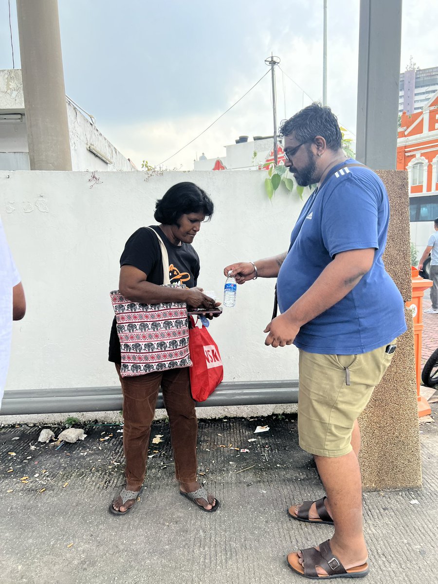 captaincvam's tweet photo. FOOD DONATION AT KLANG BUS STAND BY CVAM- Thank you to help out Advisor Mdm.Kunavathy and Victor Reddy for helping me. 05/04/2025@12.30pm.
CAPTAIN JOURNEY CONTINUES….
CVAM PRESIDENT 
K.KUMARADEVAN https://t.co/eWvcZWKX5j