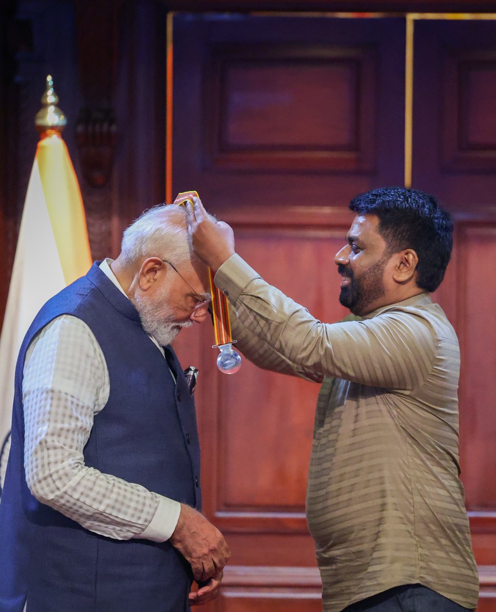 Narendra Modi tweet media