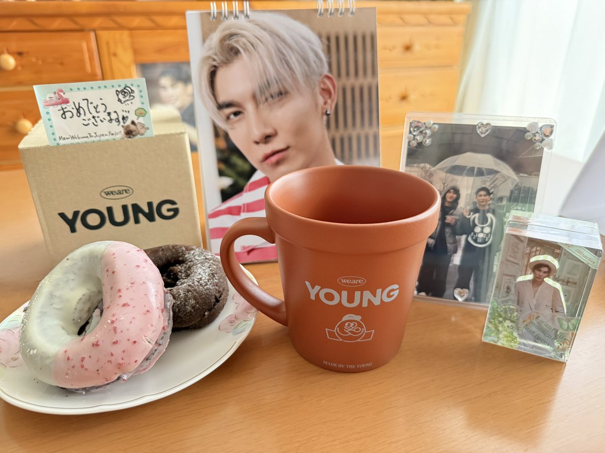 マグカップ届きました〜🎁✨💕
本当に本当にありがとうございます🩷❤️💛💚🩵💙💜🤍💖🥰
コーヒーがいつもよりおいしいです😋
#WeAreYoungCafe
#MewSuppasit