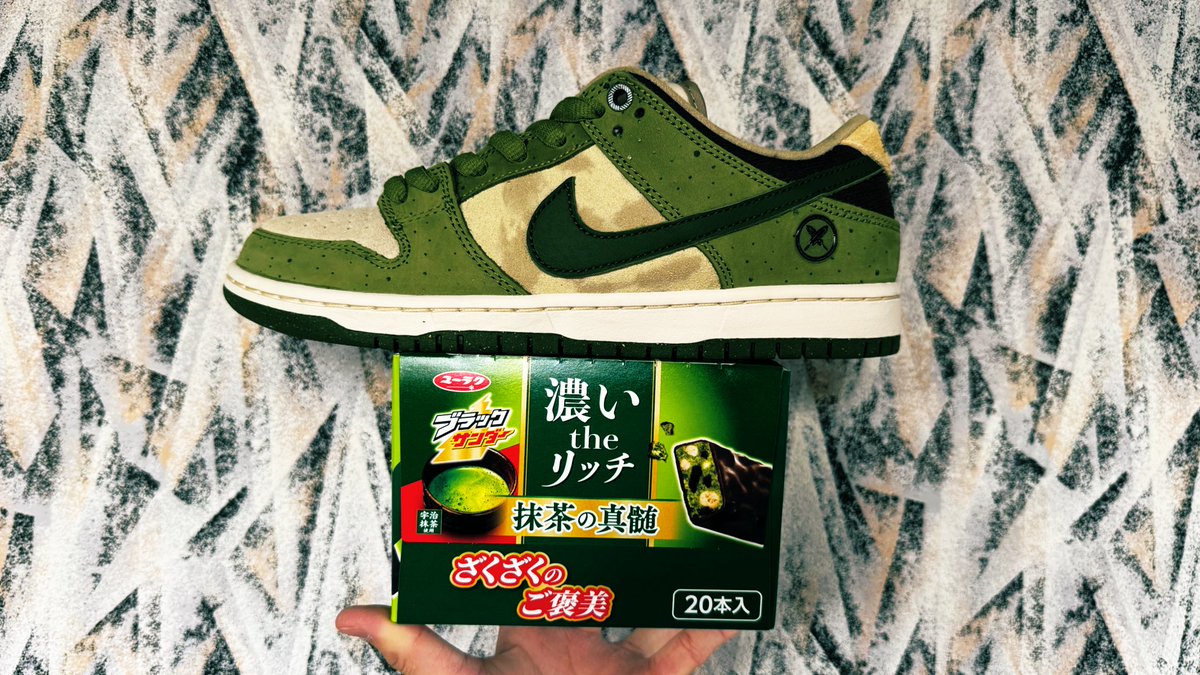 tak_GBP's tweet image. “抹茶”と“Matcha”

#ブラックサンダー信者
#ブラックサンダー抹茶の真髄 
#ブラックサンダー黒い広報室