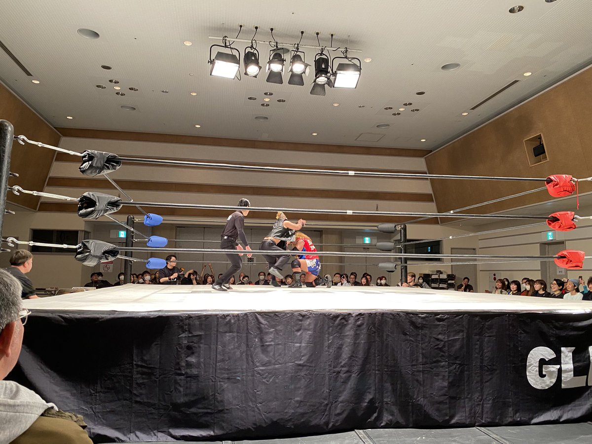 austin_yfm's tweet photo. とうちゃくー
初の #横浜ラジアントホール
#GLEAT #LEDET https://t.co/QKFtLVpR1R