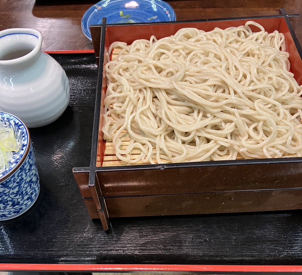 この週末もまだ花見を楽しめそう🌸
そして昼間から蕎麦屋呑み🍻