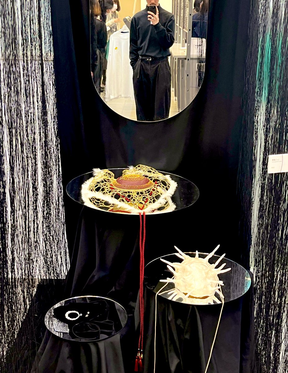 moondust_koki's tweet photo. 今年は自撮りができる展示です https://t.co/nCPVfQVI77