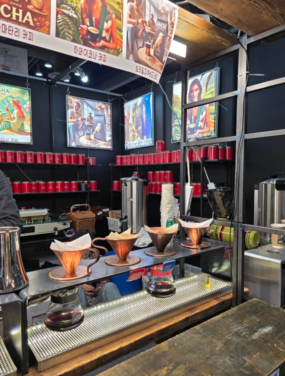 yunbbong's tweet photo. Dnad!! 👋
I went to the Seoul Coffee Expo held in Korea yesterday. My eyes were wide open when I saw various coffee and machines. I want to buy everything. Especially, I really wanted a portable capsule machine.
#monad #MonadTestnet #dnad
@monad_xyz @koreanads https://t.co/cgXQzA09D6