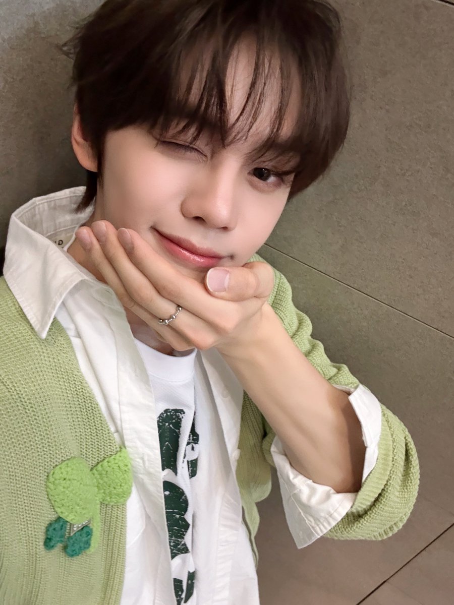 ZEROBASEONE tweet media