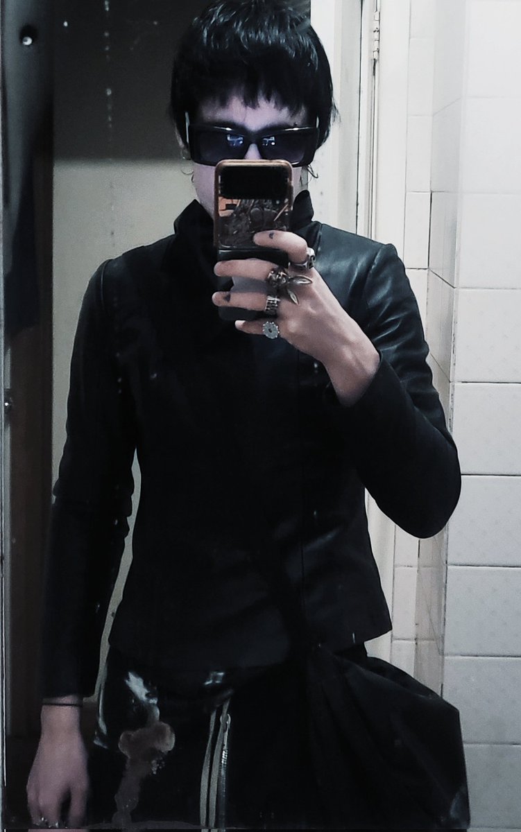 New haircut, same wolf 🩸