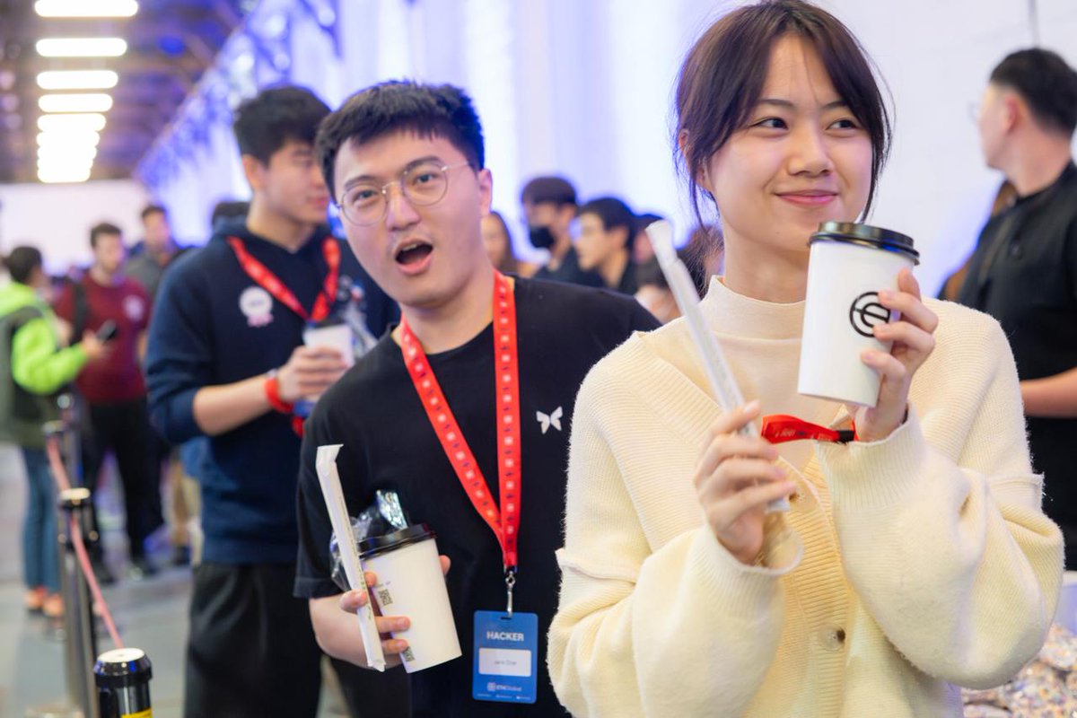ETHGlobal's tweet photo. Massive lineup for bubble tea at ETHGlobal Taipei 🙀🧋

Thanks @worldnetwork for the treat! https://t.co/5YGPrHGBNR