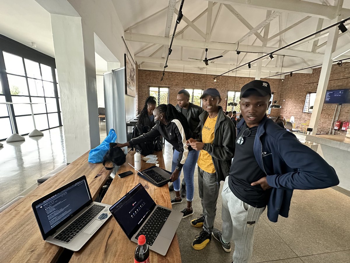 Maye Edwin tweet media