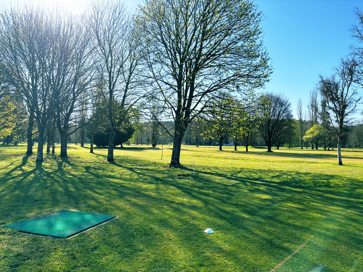 nicojet51's tweet photo. Bonne journée à vous 👍🏻
Ici c’est journée #Golf #Tanlay https://t.co/WssS4NSuzp