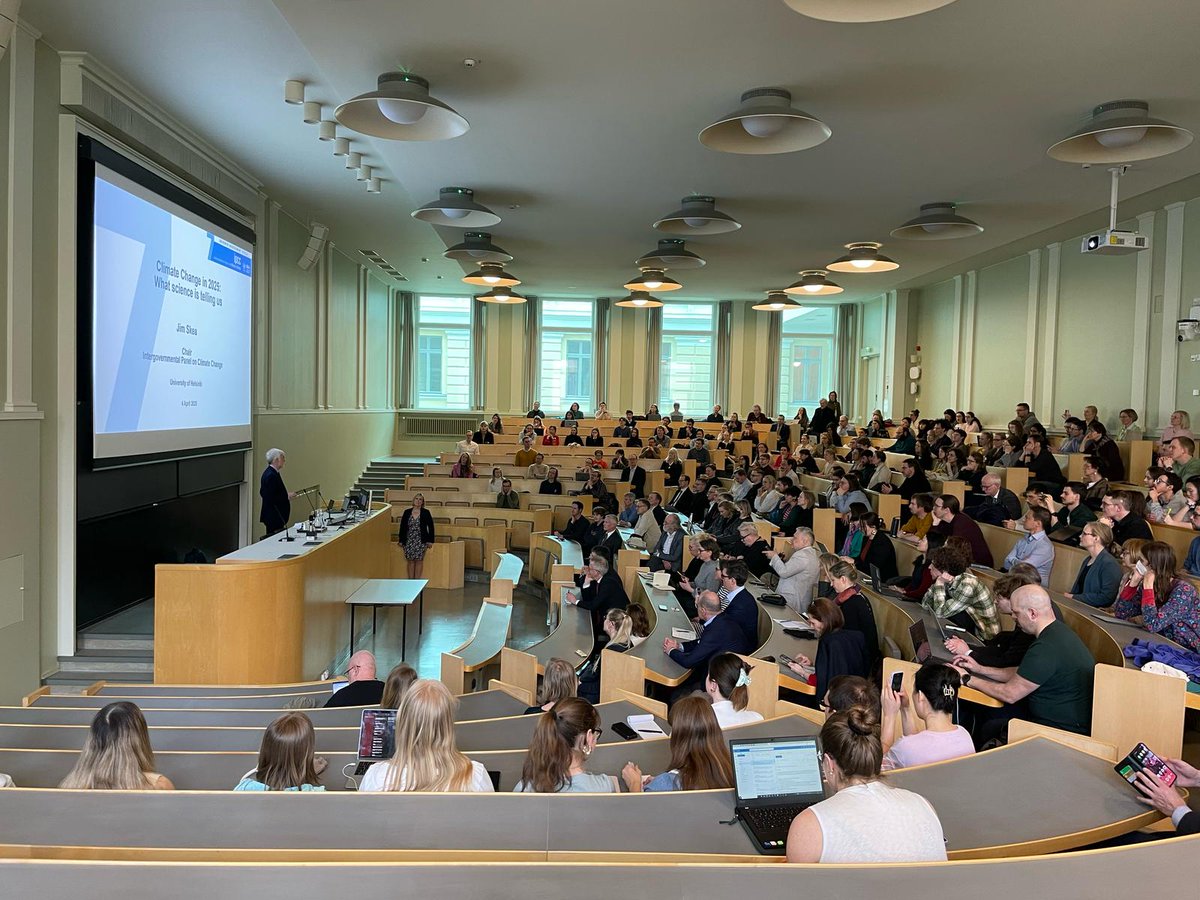 Jim Skea (@jimskeaipcc) on Twitter photo It was a full house for my lecture @HelsinkiUni with a focus on what science is telling us about #ClimateChange and the tools available to reduce emissions. I also had the pleasure to meet with Uni’s Chancellor <a href="/KaarleHameri/">Kaarle Hämeri</a>. It was a full house for my lecture @HelsinkiUni with a focus on what science is telling us about #ClimateChange and the tools available to reduce emissions. I also had the pleasure to meet with Uni’s Chancellor <a href="/KaarleHameri/">Kaarle Hämeri</a>.