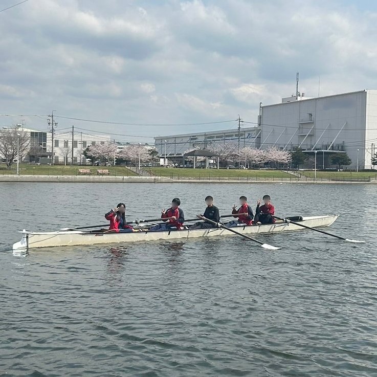 ash_rowing's tweet image. 【4/5試漕会】
本日4/5の試漕会に、「5人」の新入生が来てくれました🎉
これで春休みの試漕会は終了ですが、入学式後にもたくさん試漕会を開催します🚣🚣🚣
旭丘高校ボート部79期のTwitter、Instagramで続報をお待ち下さい！
#春から旭丘 #旭丘高校 #試漕会