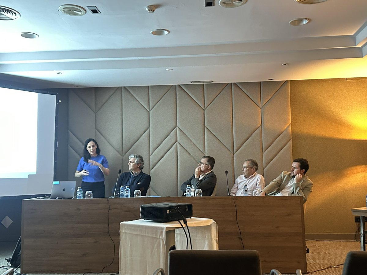 Alba Abril Molina (@albabfc) on Twitter photo III curso de fisiologĂa coronaria e intervencionismo coronario complejo. Ponencias de alto nivel, discusiones muy interesantes y casos complejos resueltos con orbital <a href="/pepp183/">jose diaz</a> <a href="/RosaCP8/">Rosa CP</a> <a href="/MPAOSS/">Manuel Pan</a> <a href="/ManuelVGO/">Manuel Villa</a> <a href="/AntonioGomezM21/">Antonio Gomez Menchero</a> <a href="/EvaRumiz/">Eva Rumiz</a> <a href="/AbbottCardio/">Abbott Cardiovascular</a> III curso de fisiologĂa coronaria e intervencionismo coronario complejo. Ponencias de alto nivel, discusiones muy interesantes y casos complejos resueltos con orbital <a href="/pepp183/">jose diaz</a> <a href="/RosaCP8/">Rosa CP</a> <a href="/MPAOSS/">Manuel Pan</a> <a href="/ManuelVGO/">Manuel Villa</a> <a href="/AntonioGomezM21/">Antonio Gomez Menchero</a> <a href="/EvaRumiz/">Eva Rumiz</a> <a href="/AbbottCardio/">Abbott Cardiovascular</a>