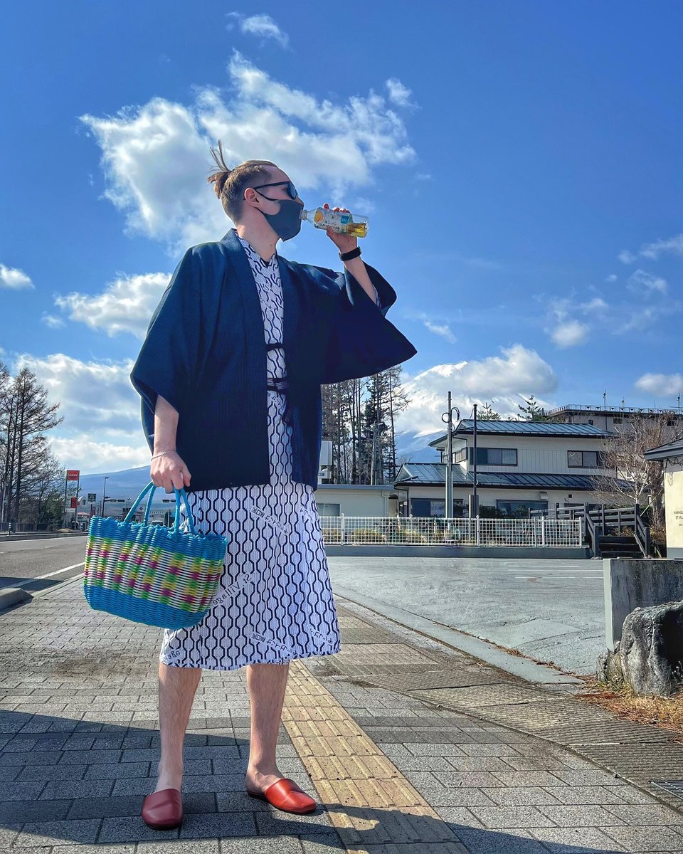 Damirka's drinking style
And finally saw Mt. Fuji up close