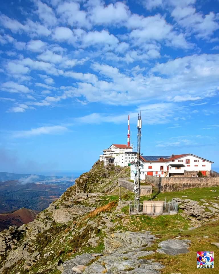 Sara Lapurdi Euskal Herria 🥰.

Sare Labourd Pays Basque 🥰.

Le petit train a crémaillère de la Rhune 💞.

📸 Pays Basque BAB 💞.

Belle et douce journée ☀️☔🌧️💫☕🦋🌿🌹🎶✨🍀🐞💫🌺💞.