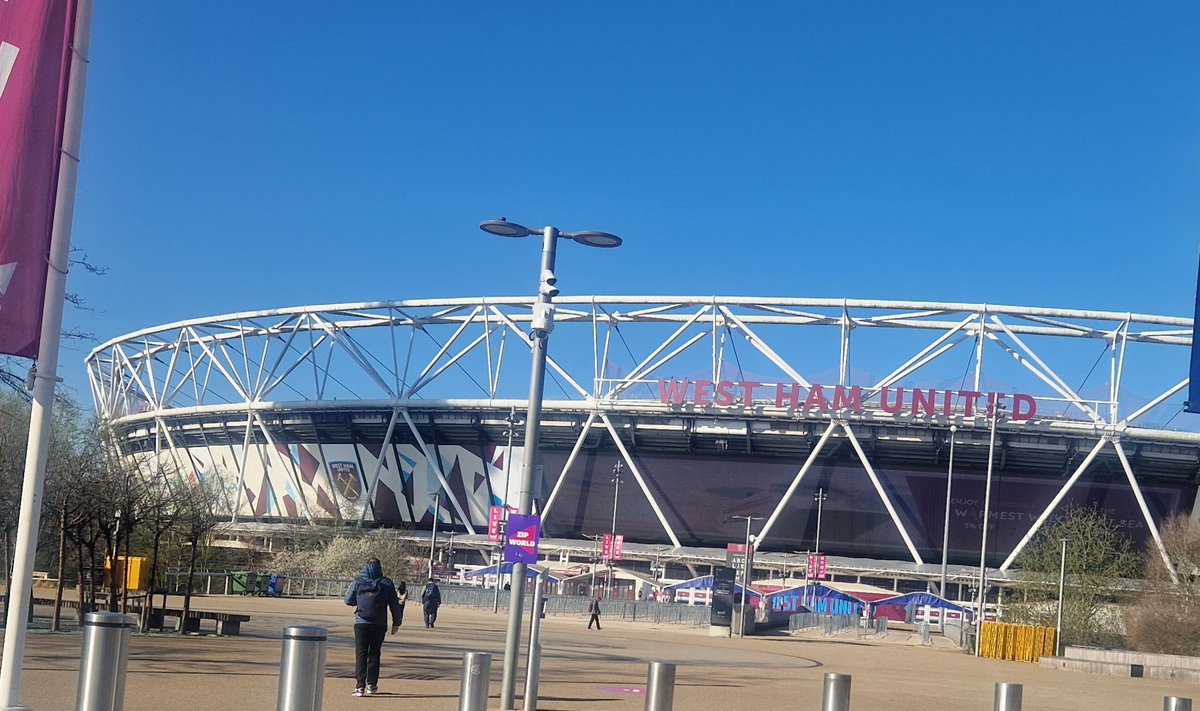 Strideforth's tweet image. A warm start earlier with barely a whisp of cloud in the sky. Let's hope the day develops into a WIN for us against Bournemouth!! #WHUFC #Irons