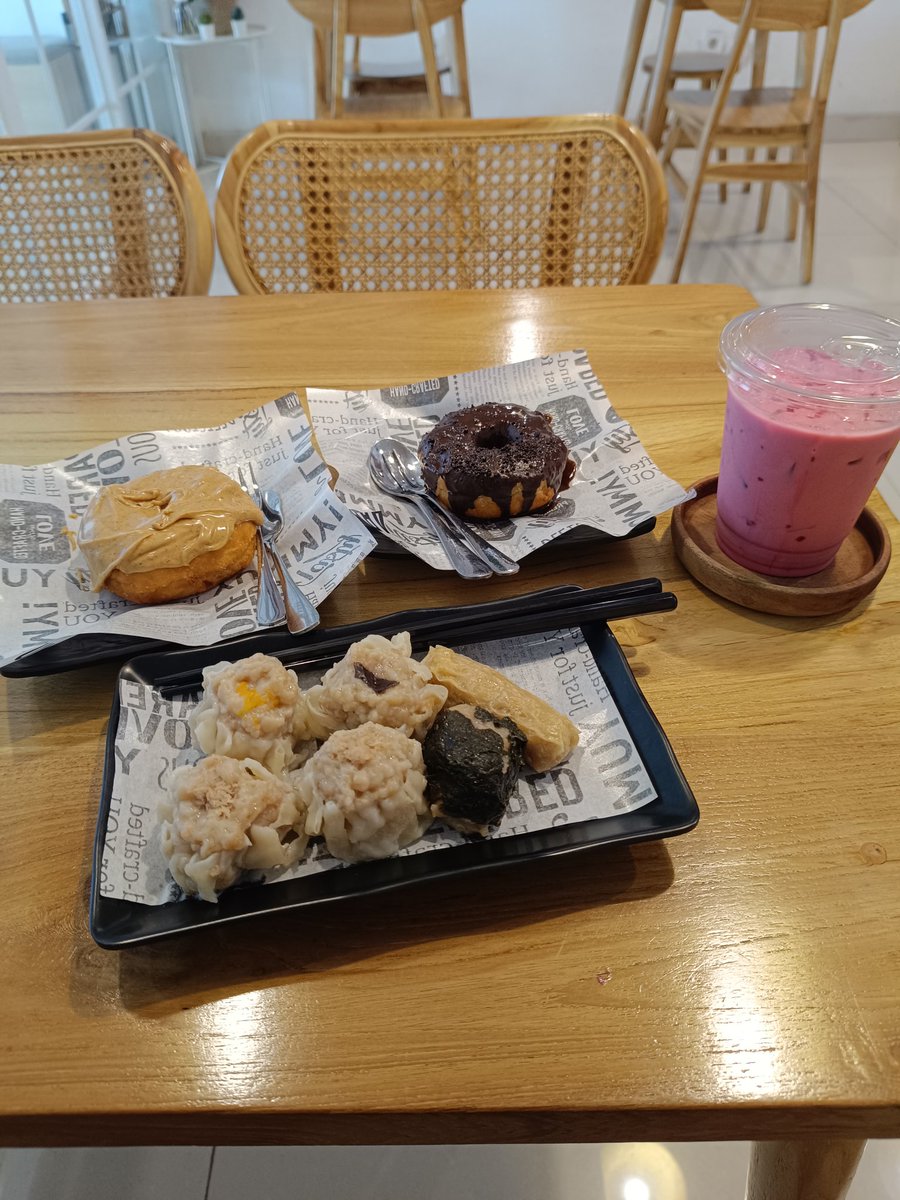 2025・04・05
ご馳走様でした 🍩🥟