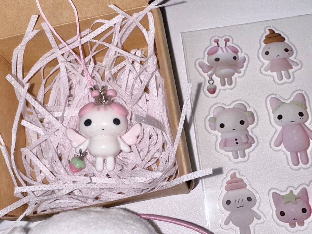 귀여워서 사진을 엄청 찍어댐
너무 예뽀요 🎶🎶🎶
딸기도 진짜진짜 사고 싶습니다 ...... 🥹