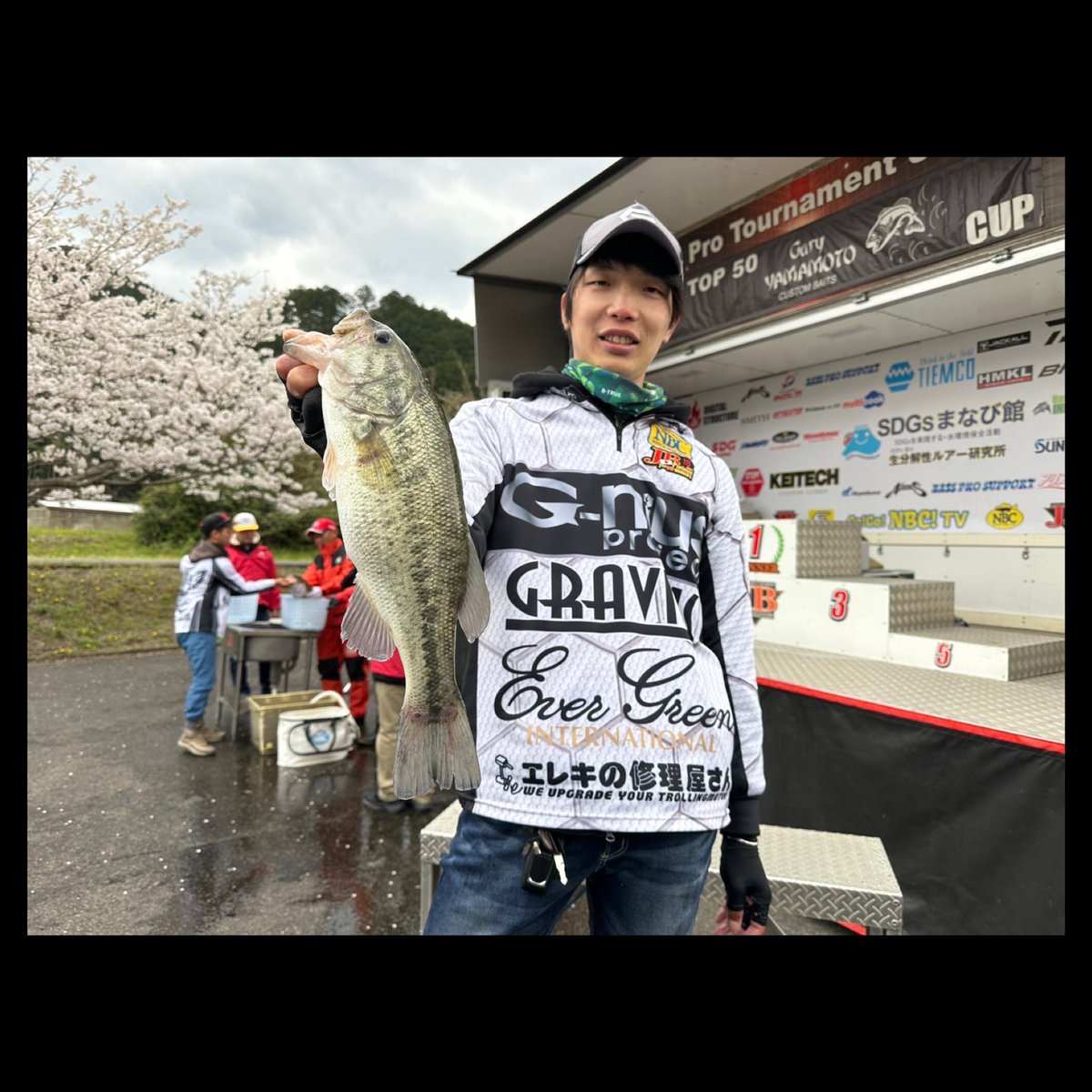 mira0320bass's tweet photo. “JBTOP50 第1戦 野村ダム“
2日目 2156g 予選5位通過
ウェイト順で4位です!
今日はウェイト落としてしまいましたが、明日釣りまくって狙っていきます🫡
応援よろしくお願い致します🙇
#MIRAGuideService
#ミラガイドサービス
#エバーグリーン
#エレキの修理屋さん
#ジーニアスプロジェクト https://t.co/mSEkvs8UI2