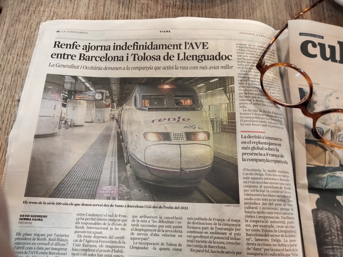 Traducció:
Renfe té instruccions del Ministerio.
Cal impedir que el triangle ferroviari Barcelona -Tolosa-Montpeller, amb les seves projeccions a Burdeus, Lió i Marsella, funcioni.
Perquè aleshores el mapa del Sud d'Europa canviaria completament.
I Espanya en quedaria al marge.