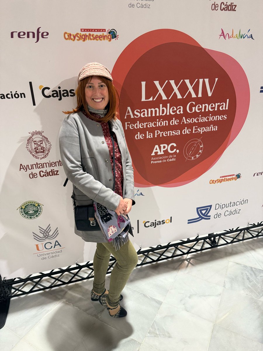 vanessacaruana's tweet photo. LXXXIV #AsambleaFAPE! 🇪🇸 Representantes de la APPV y otras asociaciones de periodistas listos para un fin de semana de trabajo y encuentro. Noche de bienvenida en Cádiz. Un placer compartir espacio y tiempo con compañeros y amigos #periodismo #FAPE #comunicacion https://t.co/OX4fRLwMkp