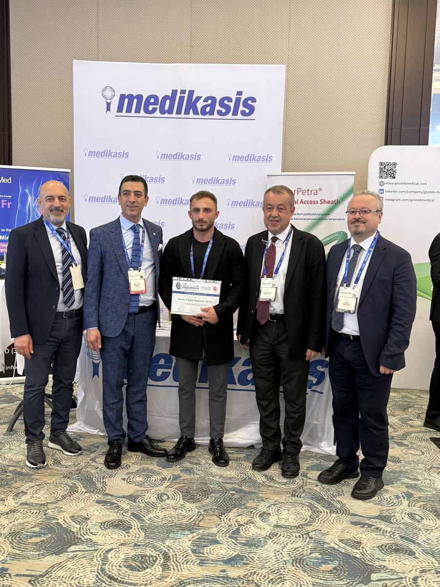 17. Ulusal Endoüroloji Kongresi’nde, kongremizin düzenlenmesine katkı sağlayan medikal ve ilaç firmalarımıza teşekkür sertifikalarımızı takdim ettik. Destekleri için tüm sponsorlarımıza minnettarız. 🙏
<a href="/EndourolojiDer/">Endoüroloji Derneği</a> 
#EndoUroloji2025 #KongreDestekçileri #Teşekkür #Sponsorluk