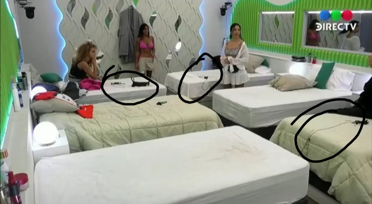 El nivel de acomodo de este programa ya es increíble.
Catalina se la pasa dando info ahora habla sin micrófono (con más personas) y NO PASO NADA es mas cortaron la transmisión cuando se dieron cuenta.

#GranHermano