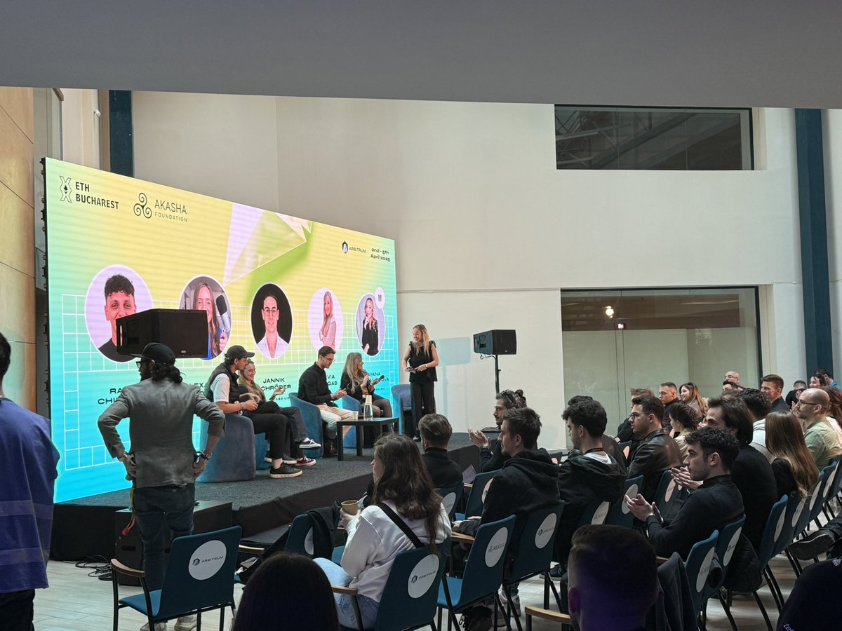 crypto_bubuu's tweet image. @ETHBucharest_ @DixidCards #DIXID 
#ethbucharest #vectorpunks