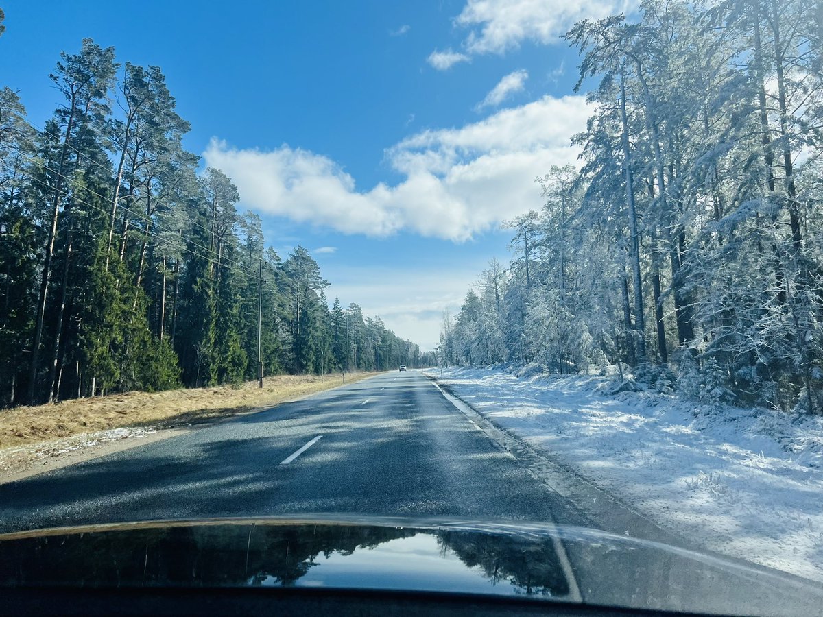 EdvardsRatnieks's tweet image. Viens ceļš, divi gadalaiki.