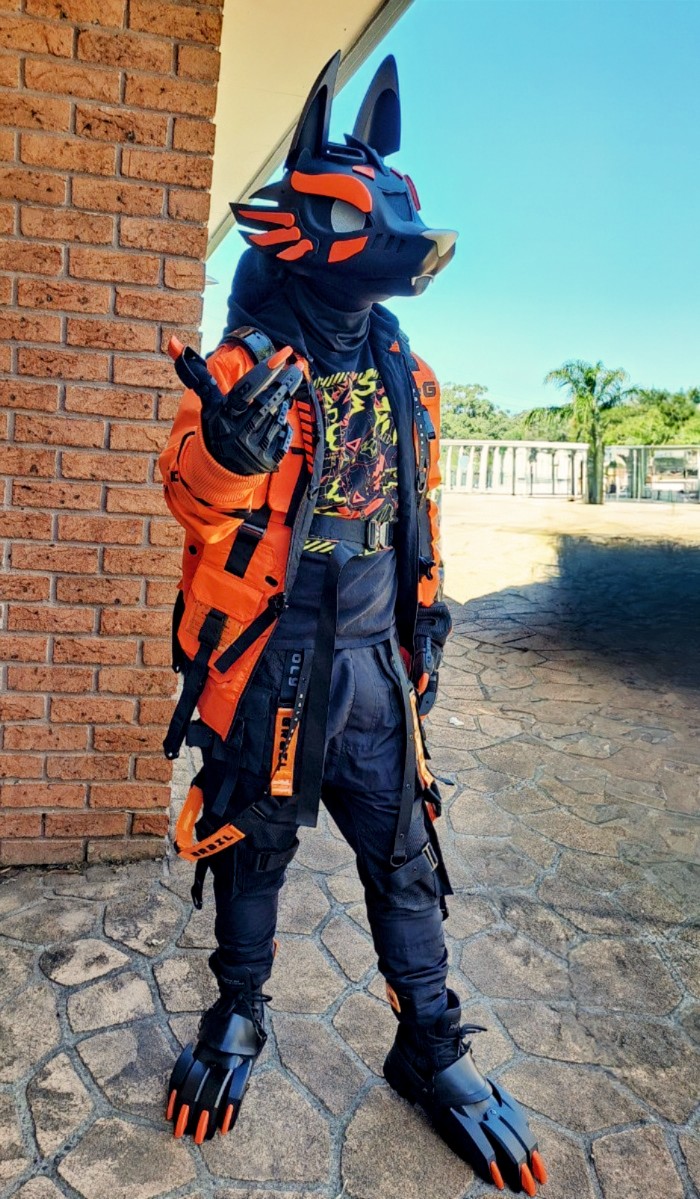 gatesofedenproj's tweet photo. Finally getting to rock the latest builds and tweaks we have for #FurDU25 ! 
Tech-Knight has had a good run so far, as have Direwolf's new claws and feet (only minimal casualties!). 
Learned a lot from our latest shenanigans, looking forward to returning to tinkering this year 🔥 https://t.co/8zMBYqU5H8