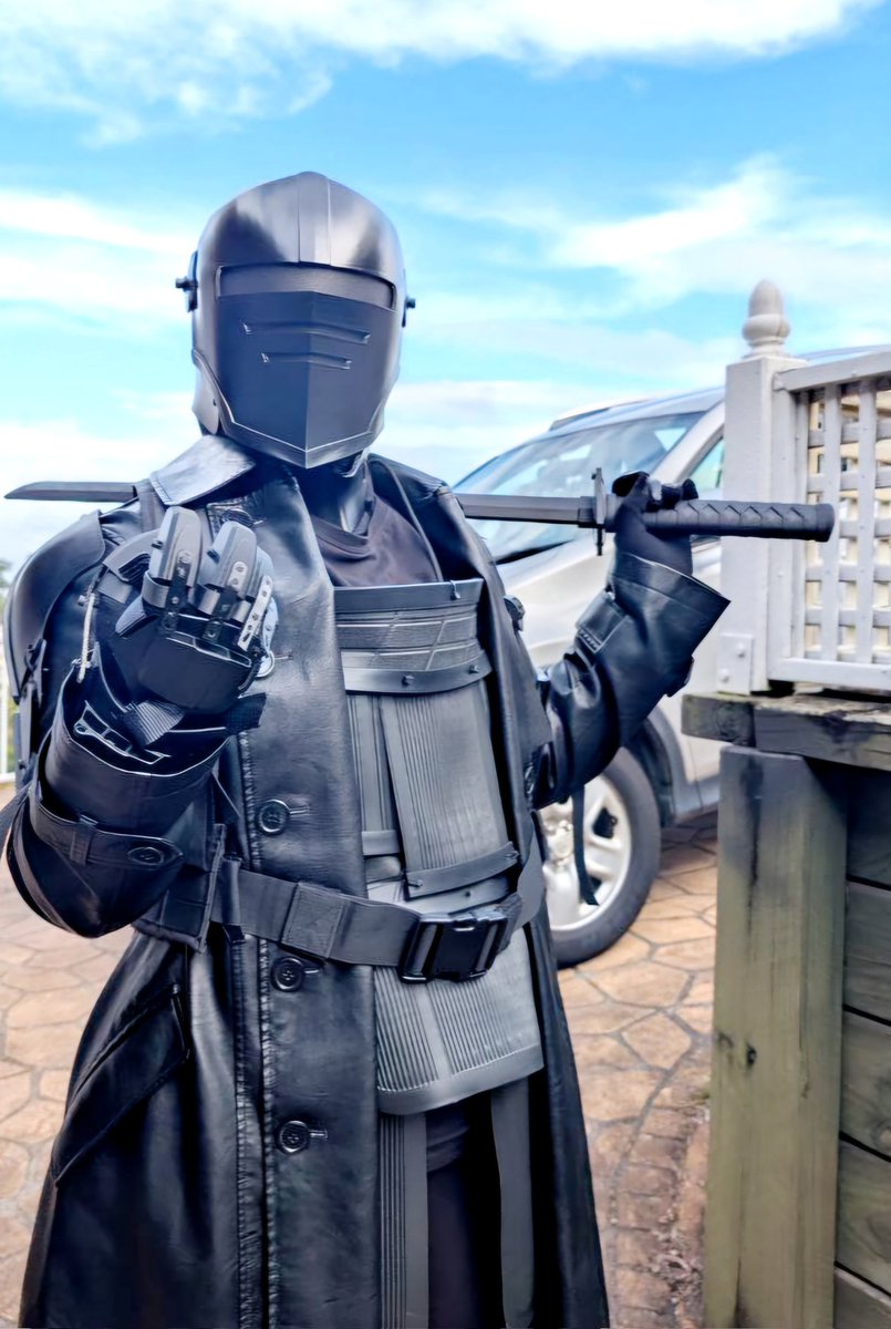 Finally getting to rock the latest builds and tweaks we have for #FurDU25 ! 
Tech-Knight has had a good run so far, as have Direwolf's new claws and feet (only minimal casualties!). 
Learned a lot from our latest shenanigans, looking forward to returning to tinkering this year 🔥