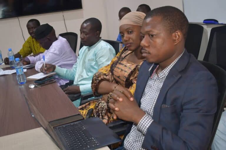 // PRÉDIRE 

Rencontre enrichissante entre le #NIMD et des pros des médias ! 
Au menu : #PREDIRE, dialogue, refondation et collaboration renforcée pour vulgariser les résultats de recherche.

 #actunimd 
#medias 
#recherche #ecolepolitiqueetdemocratique