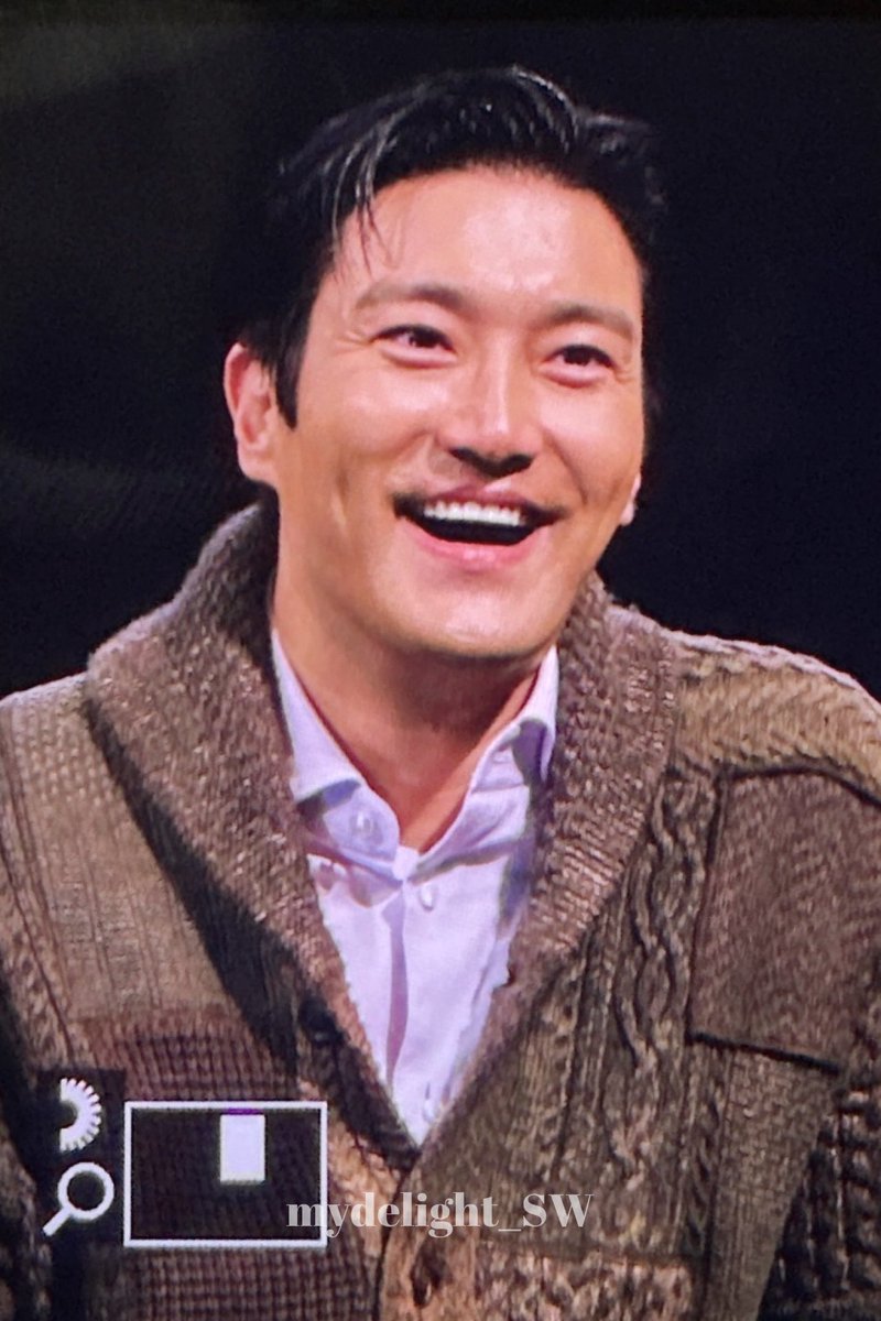 250405 로비 무대인사 

오빠 웃음에 입꼬리가 무한 상승 중(๑>◡<๑)

#시원 #최시원 #SIWON #崔始源 #シウォン 
#슈퍼주니어 #SUPERJUNIOR