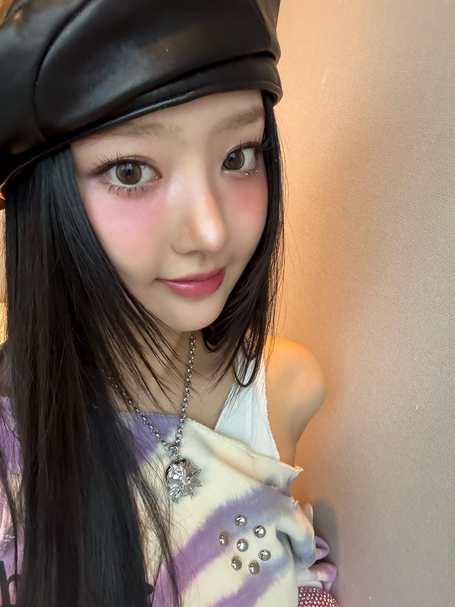 여러분 1위 정말 감사합니다…😭🤍🤍 
다 팬분들 덕분이에요!! 정말 잊지 못할 하루가 될 것 같아요..
사랑해 주신만큼 더 열심히 해서 계속 성장해 나가는 키키 되겠습니다 𓂂໒ ݂. .଼ྀི𑁨ׁ♡!!!! 
저희에게 선물 같은 존재인 팬 여러분!! 
다시 한번 감사합니다🥹!!

#KiiiKiii #키키 #LEESOL #이솔