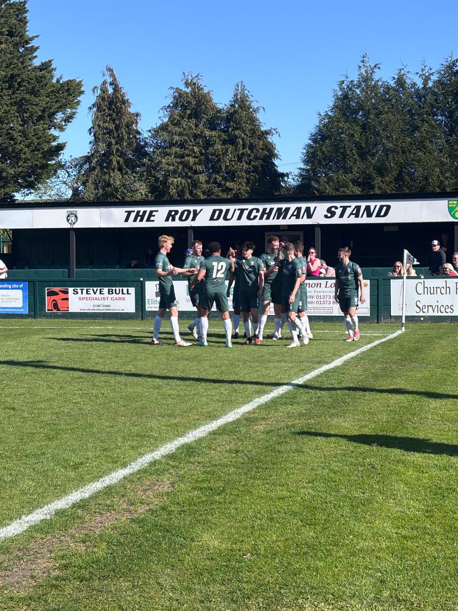 Westbury United (@westburyutd) on Twitter photo 55โ GOAL!
Itโs that man <a href="/Bevancross11/">Bevan Cross</a> again, he ghosts past two players before slotting it home!
Get in!
2-1 55โ GOAL!
Itโs that man <a href="/Bevancross11/">Bevan Cross</a> again, he ghosts past two players before slotting it home!
Get in!
2-1