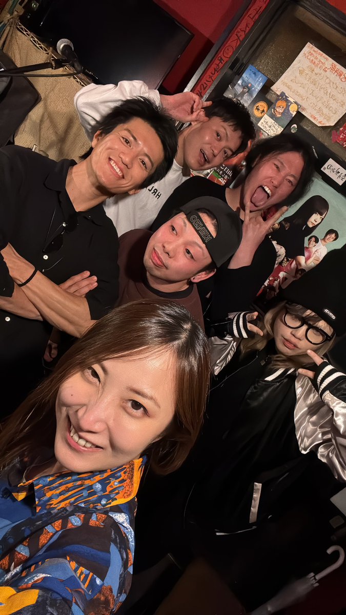 hidetansan's tweet photo. 居酒屋ふるや、ありがとうございました！
初出演で優しくしてもらって本当に感謝です！

<セットリスト>
1 Control+A
2 朝の光
3 パンの耳
4 灰色
5 リピート
6 悪童 https://t.co/PTDGyFfBOu