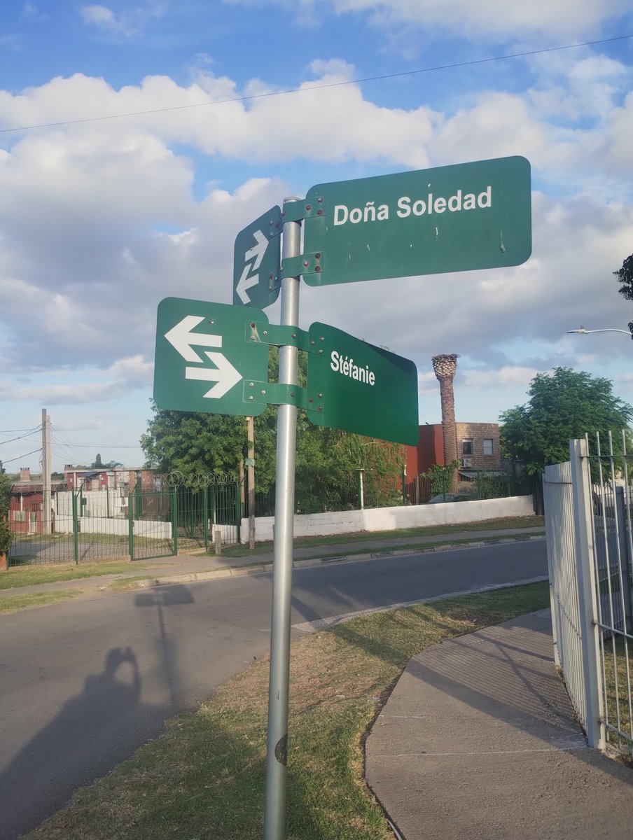 En unos días sale en papel y en versión digital el número de abril de <a href="/RevistaLento/">Revista Lento</a> de <a href="/ladiaria/">la diaria</a>, en que publico un reportaje sobre un barrio que homenajea a Alfredo Zitarrosa y cuyas calles tienen nombres de sus canciones.