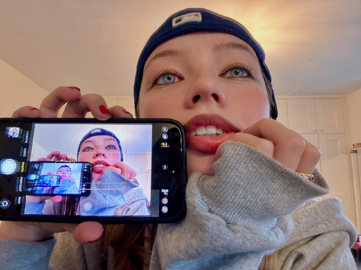 𝑳𝑰𝑺𝑨 𝑴𝑨𝑹𝑰𝑬. 🍇 tweet media