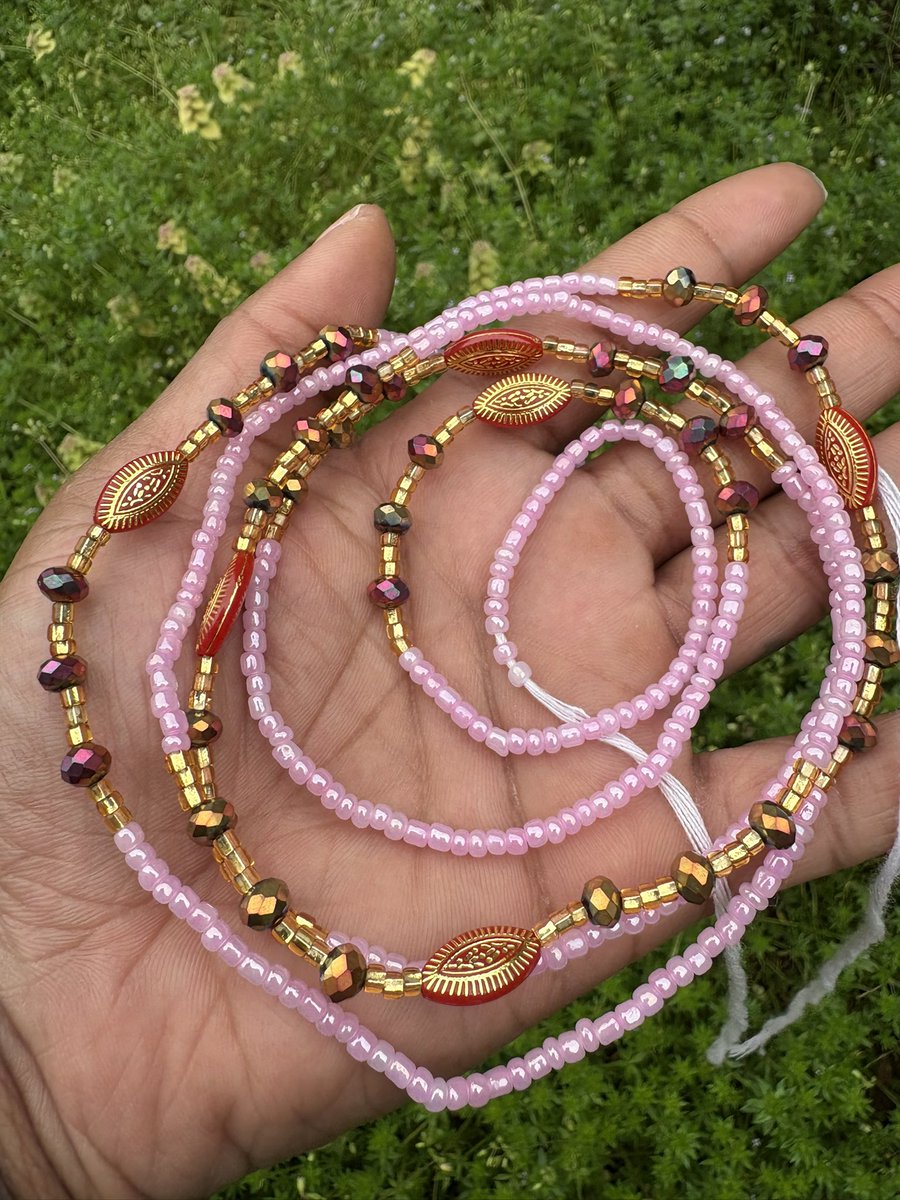 beadsbytink_'s tweet photo. Good morning π
Check out these tie-on strands made from π¬π
Available purchase β’ Up to 50β
Waistbeads && anklets on in the RDU Area this weekend β’ Dreamville Day 1
#waistbeads #africanwaistbeads #pixiebeadsbytink #DreamvilleFest #blackownedbusiness #trending https://t.co/MsNf3ITfcC