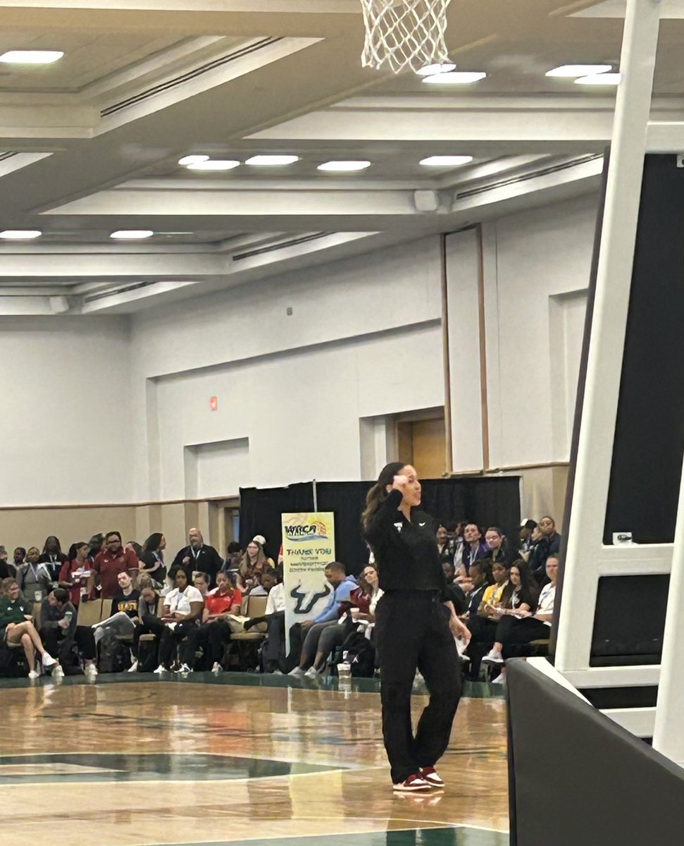 CoachFrese's tweet image. Stating the obvious, but @CTbow is an elite coach. 45 minutes wasn’t nearly enough. A masterclass in how to keep things simple, efficient, and effective. “If you don’t rep something, it won’t happen. You get what you emphasize.”