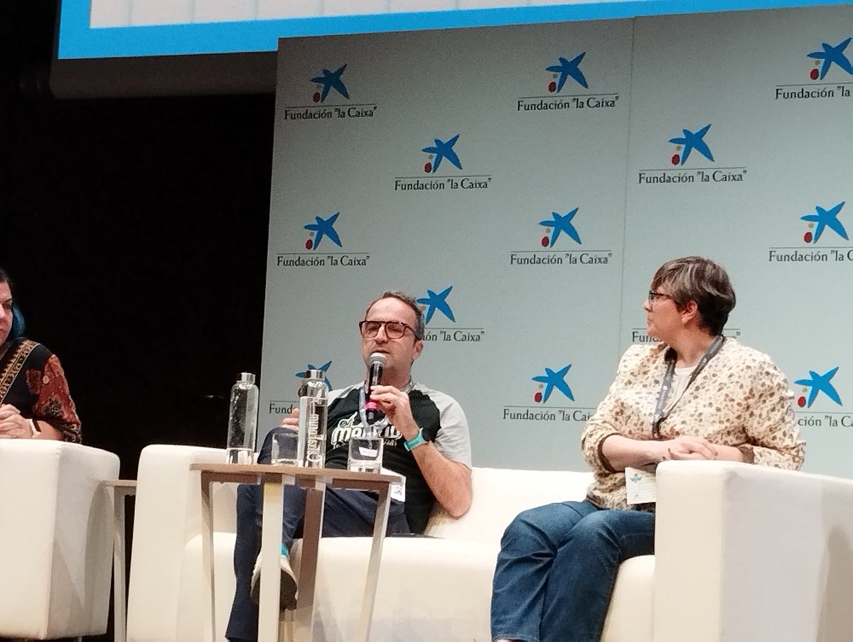 "Ahora veo más profesorado más formado, alumnado más sensible . Necesario más  equipos directivos con hojas de ruta para los centros educativos".
<a href="/llume38/">Luis de Mena</a>