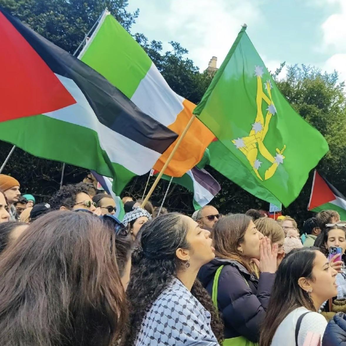 The Starry Plough was first unveiled on this day in 1914.

“The Irish people will only be free, when they own everything from the plough to the stars.” 

- James Connolly