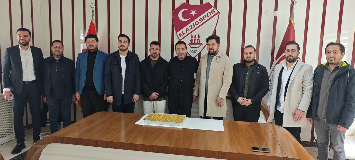 Ahmet Kutlu (@ahmetkutlu) on Twitter photo Elazığ Genç Girişimciler Kurulu olarak Elazığspor’u ziyaret ettik.
Başkanımız Sn. Ahmet Yılmaz, Asbaşkanımız Sn. Mustafa Şerifoğulları ve Teknik Direktör Sn. Fırat Gül ile güzel bir sohbet gerçekleştirdik.
Elazığ’ın en önemli değerlerinden biri olan Elazığspor’un yanındayız. Elazığ Genç Girişimciler Kurulu olarak Elazığspor’u ziyaret ettik.
Başkanımız Sn. Ahmet Yılmaz, Asbaşkanımız Sn. Mustafa Şerifoğulları ve Teknik Direktör Sn. Fırat Gül ile güzel bir sohbet gerçekleştirdik.
Elazığ’ın en önemli değerlerinden biri olan Elazığspor’un yanındayız.