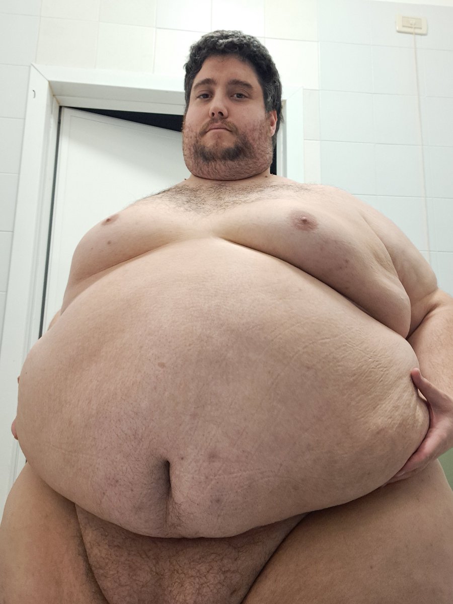 AlfredoCil68347's tweet photo. Do you like enormous big boy??? Follow me on my of for my pics and videos!! 250 for youre pleasure! superfatboy9 https://t.co/Spzf5L5uuS
