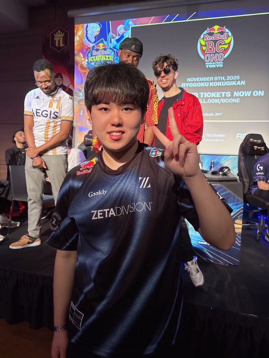 うおおおおRedBullKumite2025 Play-In Qualifier優勝したぞ！🏆初めての本戦あまりにも楽しみすぎる...！そしてZETA初陣で結果を残せたことが何より嬉しい。でもこれで満足しない、明日も優勝して最高の結果出そう👍

#ZETAWIN