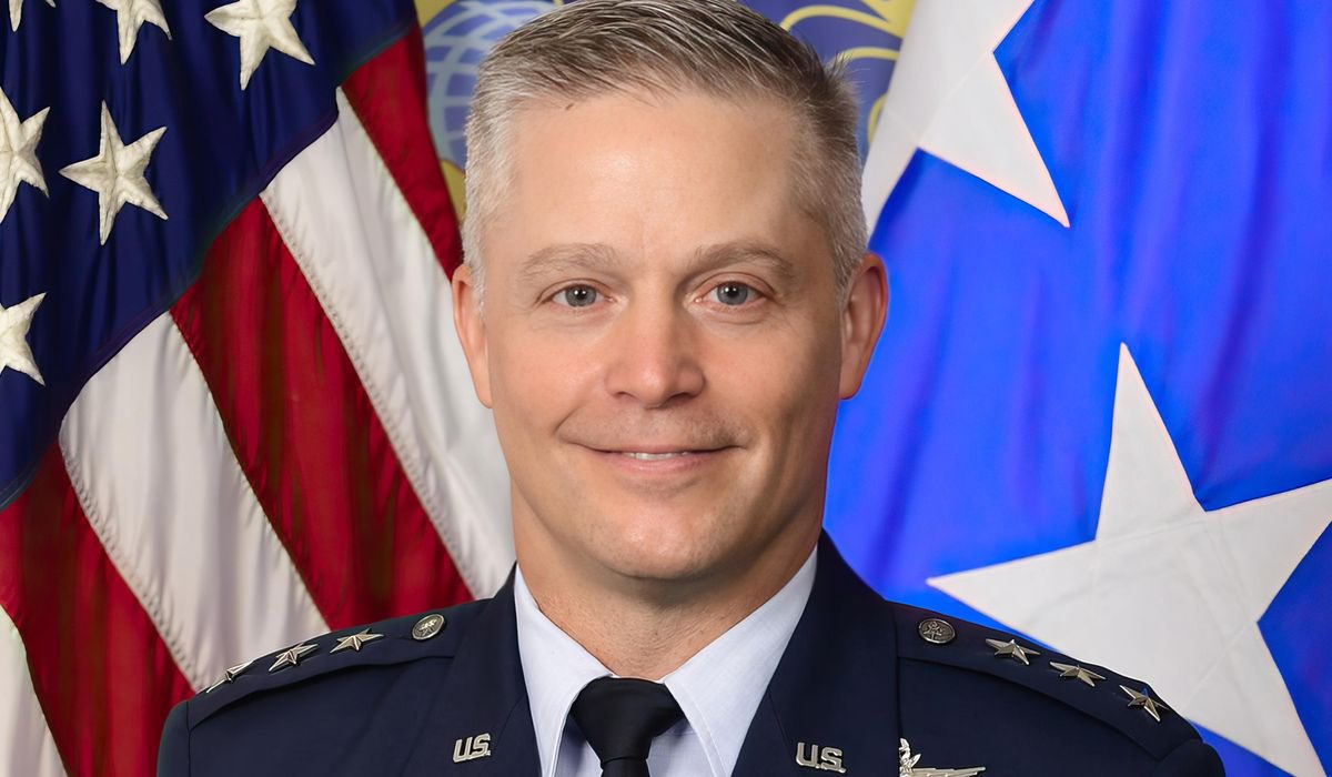 🚨NEW: Donald Trump has fired National Security Agency Director and 4-Star General Tim Haugh at the request of far-right conspiracy theorist Laura Loomer. He served over 30 years in the U.S. Navy.

RETWEET if you stand with General Haugh against Donald Trump!
